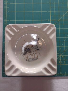 Vintage Salem USA # 61 (U) White Cigar-Cigarette Ashtray With Ducks-Quail-Geese